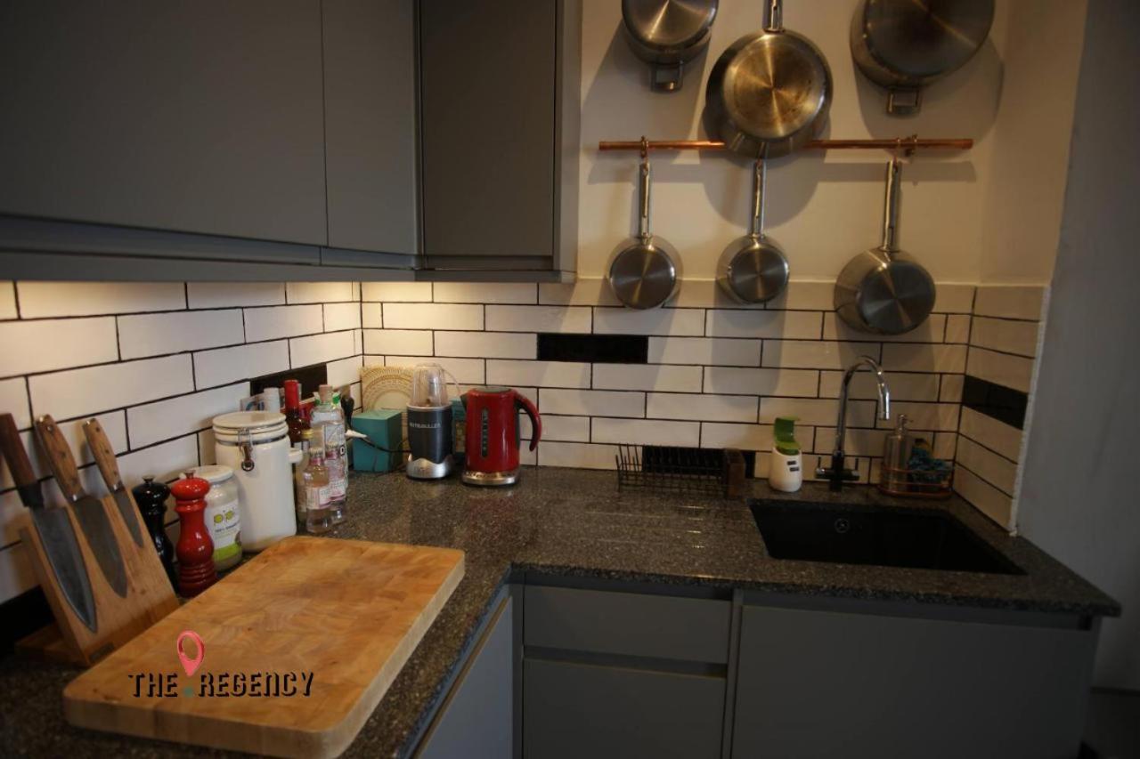 The Regency Central Modern Apartment Brighton Екстериор снимка